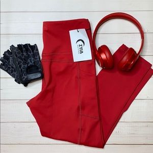 Zyia Red Pocket Light n’ Tight Hi-Rise Capri